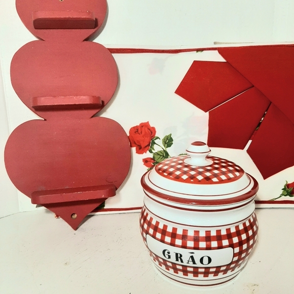 Red and White SALE BUNDLE.LOTS OF FUN - Picture 1 of 4